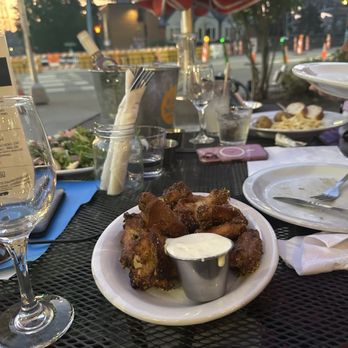 Johnny Mo's Pizzeria - The wings were also delicious - better than most we've had anywhere else. - Pizza Near Me - Seattle, Washington