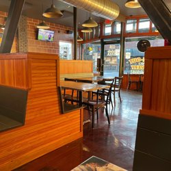 Trackside Pizza - Cute decor