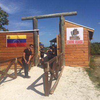 Rancho Llanero - Entrance - Ranches Near Me - Miami, Florida