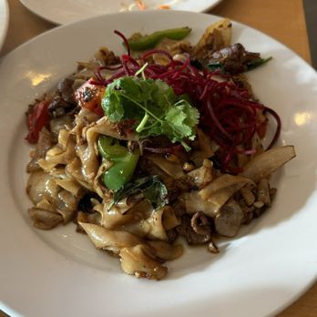 Aloy Modern Thai - D Pad See Eew - Thai Near Me - Denver, Colorado Aloy Modern Thai - D Pad See Eew - Thai Near Me - Denver, Colorado