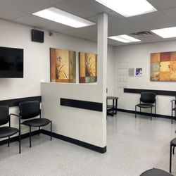 LifeLabs - Waiting area. Nobody on a weekday morning. It's usually very busy.
