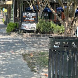 Government Street Grocery - Outside