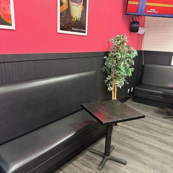 Bobas Cuz - Seating area - Bubble Tea Near Me - Simi Valley, California Bobas Cuz - Seating area - Bubble Tea Near Me - Simi Valley, California