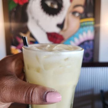 Que Onda - Matthews - Pineapple Coconut Gold Margarita - Mexican Near Me - Matthews, North Carolina