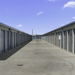 Exterior photo of Stor It - Bakersfield, California Exterior photo of Stor It - Bakersfield, California