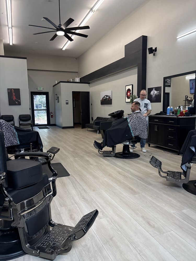 Blend Barber Logo