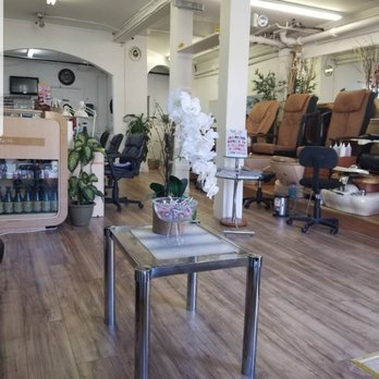 Castle Nails and Spa - The place has be updated very nice to see that - Nail Salons Near Me - Meredith, New Hampshire