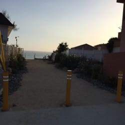 204's - The trail from the street to the beach starts here!