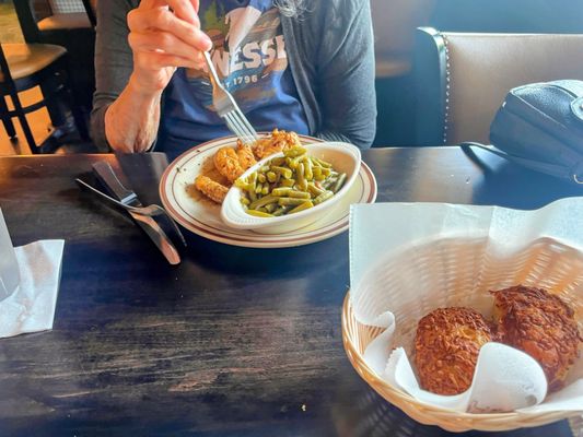 Demos' Restaurant by null