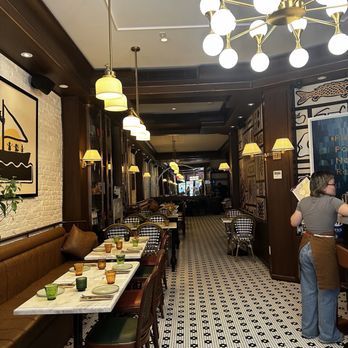 Foursome - Interior - Mediterranean Near Me - New York, New York Foursome - Interior - Mediterranean Near Me - New York, New York