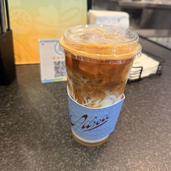 Alfred Coffee - Large iced vanilla latte - Coffee & Tea Near Me - Los Angeles, California