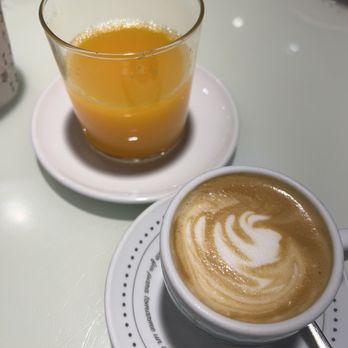 Confiteria Dominga - Small Coffee and Orange juice - Bakeries Near Me - Noia, C