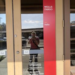 Wells Fargo Bank - El banco cerrado antes de las 5