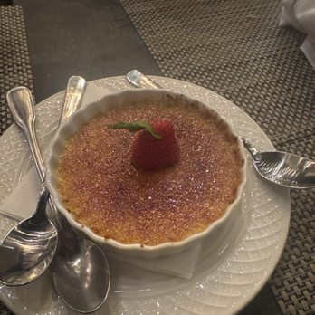 Lido Di Manhattan - Vanilla Bean crème brûlée - Italian Near Me - Manhattan Beach, California Lido Di Manhattan - Vanilla Bean crème brûlée - Italian Near Me - Manhattan Beach, California