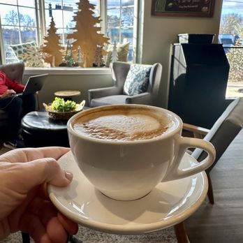 CommonPlace - Loved their beautiful Christmas decor. - Coffee & Tea Near Me - Knoxville, Tennessee