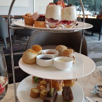 Shangri-La Hotel - I love the presentation. - Hotels Near Me - Toronto, Ontario Shangri-La Hotel - I love the presentation. - Hotels Near Me - Toronto, Ontario
