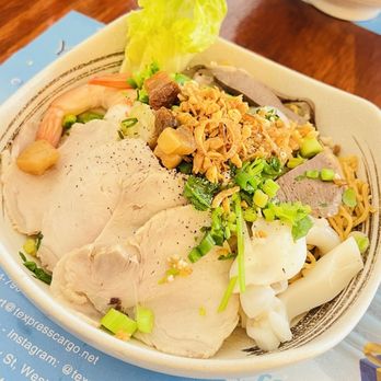 Loi's Kitchen - Vietnamese Near Me - Garden Grove, California