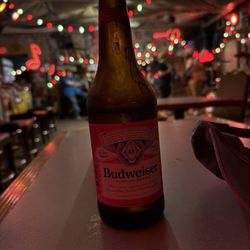 Red's Lounge