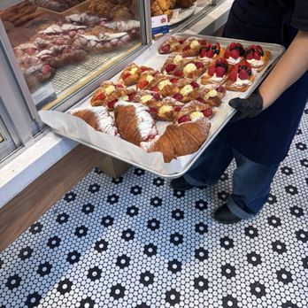 Paris Baguette - Bakeries Near Me - Honolulu, Hawaii Paris Baguette - Bakeries Near Me - Honolulu, Hawaii