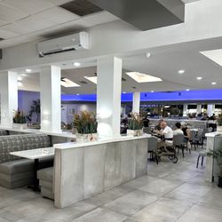 Poppies Restaurant & Deli - Large Dining Room