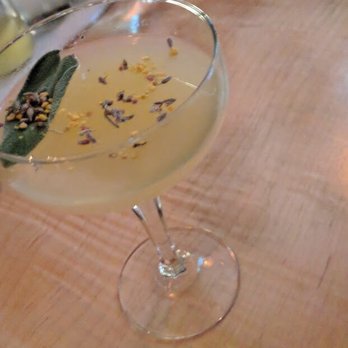 Jabberwocky - Bee's Knees- $14CAN - Cocktail Bars Near Me - Ottawa, Ontario