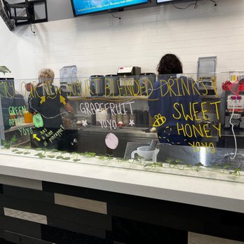 Sharetea - Glass and workers - Bubble Tea Near Me - Chandler, Arizona