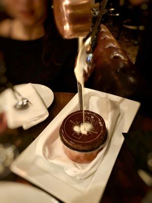 Gerard Lounge by null