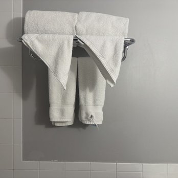 The Andrew Hotel - torn towels - Hotels Near Me - Great Neck, New York The Andrew Hotel - torn towels - Hotels Near Me - Great Neck, New York