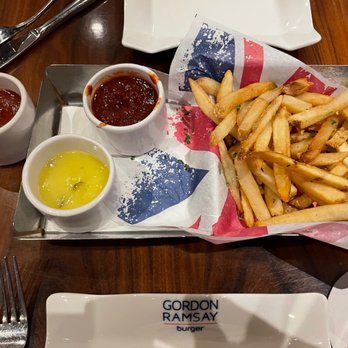 Gordon Ramsay Burger Las Vegas - The honey Mayo is delish! - Burgers Near Me - Las Vegas, Nevada Gordon Ramsay Burger Las Vegas - The honey Mayo is delish! - Burgers Near Me - Las Vegas, Nevada