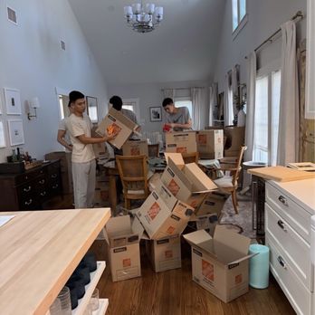 Just Go Junk - The team is in the process of packing - Junk Removal & Hauling Near Me - Reseda, California Just Go Junk - The team is in the process of packing - Junk Removal & Hauling Near Me - Reseda, California