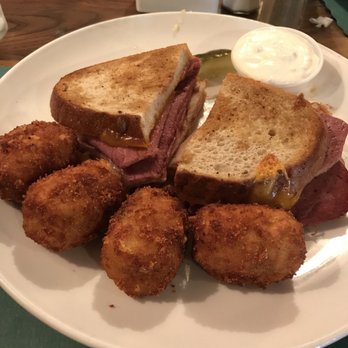Blackthorn Restaurant & Pub - The Pub Kevs Favorite - American Near Me - Buffalo, New York