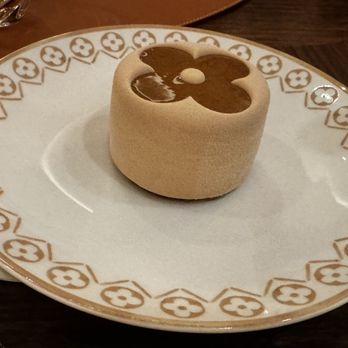 Le Café Louis Vuitton - Hazelnut flower - Cafes Near Me - New York, New York Le Café Louis Vuitton - Hazelnut flower - Cafes Near Me - New York, New York