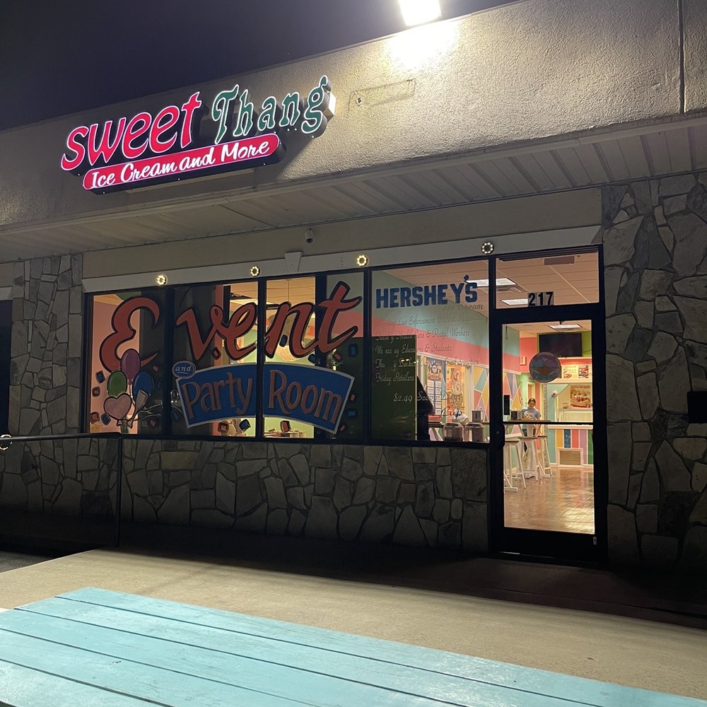 Sweet Thang - Outside eating and front of ice cream shop - Ice Cream & Frozen Yogurt Near Me - Forest City, North Carolina