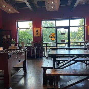 2 Towns Ciderhouse - Tasting room - Breweries Near Me - Corvallis, Oregon