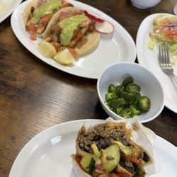 El Rinconcito de Los Sabores Restaurant & Deli