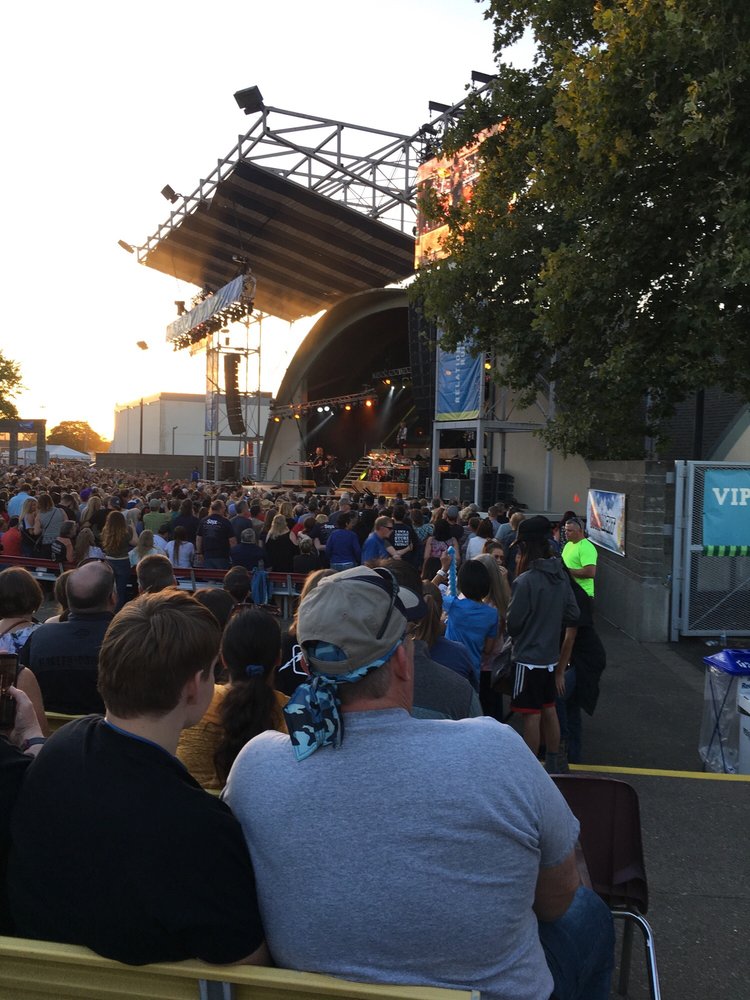 L B Day Amphitheatre - wedding in Salem, OR