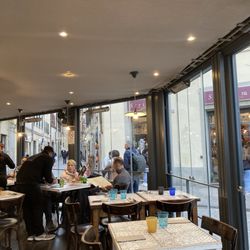 Trattoria da Garibardi - Inside outside seating area overlooking the square