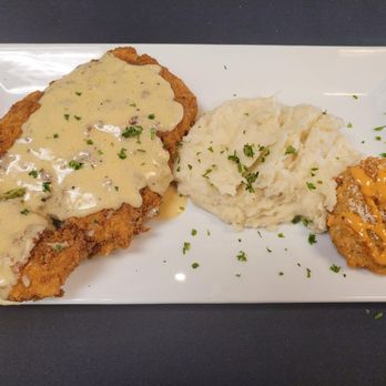 The Pompano - Lunch Chicken Fried Steak - Steakhouses Near Me - Port Neches, Texas