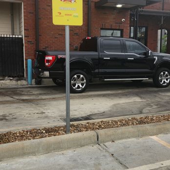 Frenchy’s Chicken - Drive thru busy - Cajun/Creole Near Me - Houston, Texas