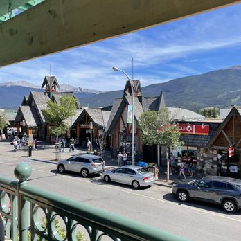 Sunhouse Cafe - Cafes Near Me - Jasper, Alberta
