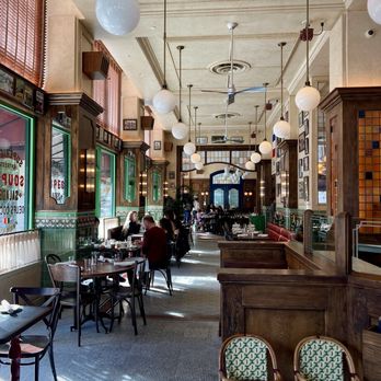 Le Suprême - French Near Me - Detroit, Michigan