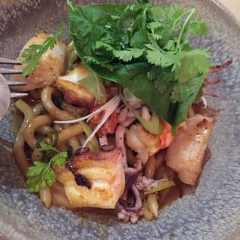 TriCiclo - Udon Nudeln mit Meeresfrüchten, 1/2 Portion 12 Euro - Tapas Bars Near Me - Madrid, M TriCiclo - Udon Nudeln mit Meeresfrüchten, 1/2 Portion 12 Euro - Tapas Bars Near Me - Madrid, M