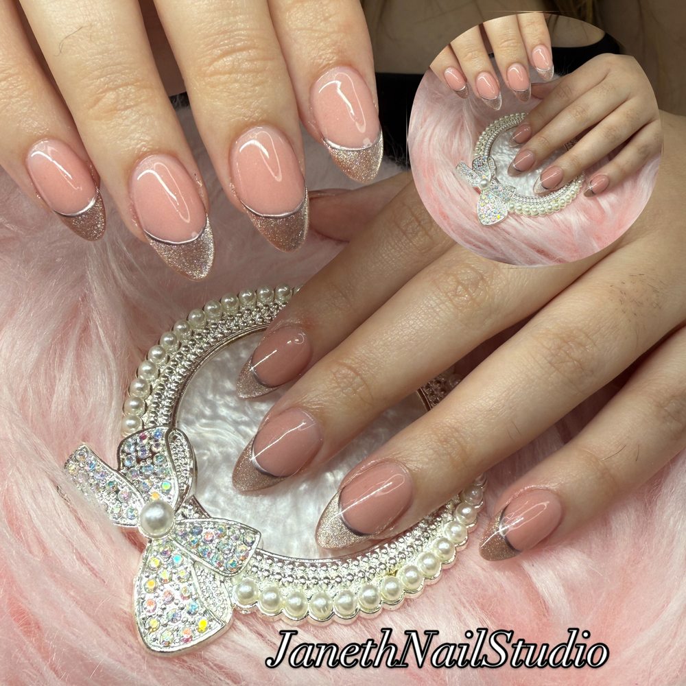 Janeth Nail Studio Logo
