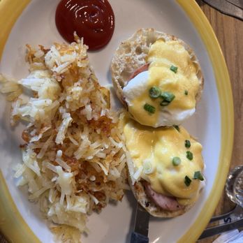 Running Bear Pancake House - Eggs Benedict - Breakfast & Brunch Near Me - West Yellowstone, Montana Running Bear Pancake House - Eggs Benedict - Breakfast & Brunch Near Me - West Yellowstone, Montana