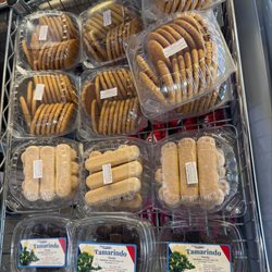 Banh Mi Che Cali - Almond cookies