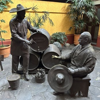 Hacienda José Cuervo - Art in courtyard - Distilleries Near Me - Tequila, JAL Hacienda José Cuervo - Art in courtyard - Distilleries Near Me - Tequila, JAL