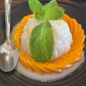 D E Thai Kitchen - Mango sticky rice - Thai Near Me - Las Vegas, Nevada