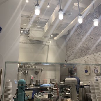 Mister - Ice Cream & Frozen Yogurt Near Me - Vancouver, British Columbia