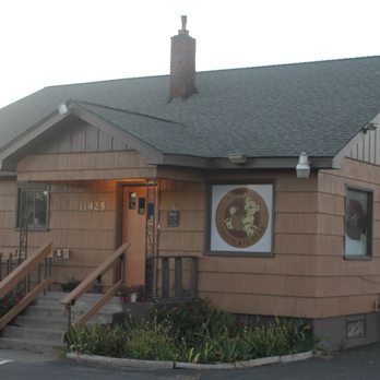 Sandpoint Chocolate Bear - Outside of store - Chocolatiers & Shops Near Me - Spokane, Washington Sandpoint Chocolate Bear - Outside of store - Chocolatiers & Shops Near Me - Spokane, Washington