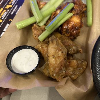 Buffalo Wild Wings - Wings - Chicken Wings Near Me - Camillus, New York Buffalo Wild Wings - Wings - Chicken Wings Near Me - Camillus, New York